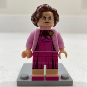 LEGO Briktober 2018 Dolores Umbridge Minifigure from Harry Potter